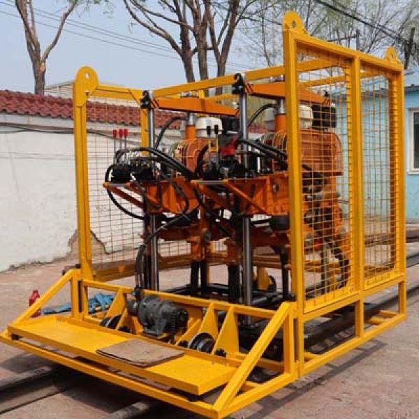 self-propelled rail tamping machine